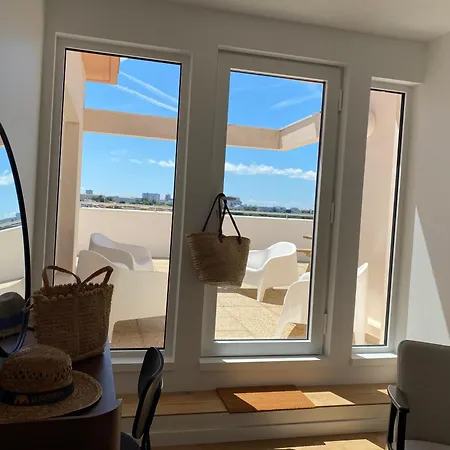 Terrasse Centre Apartment *